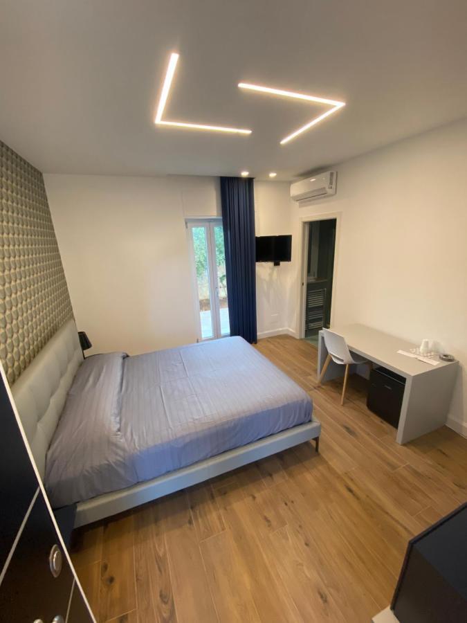 Villa Palladino Rooms Джовинацо Екстериор снимка
